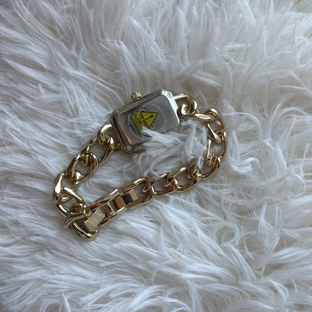 Gold Chain Watch - Picture 3 of 14